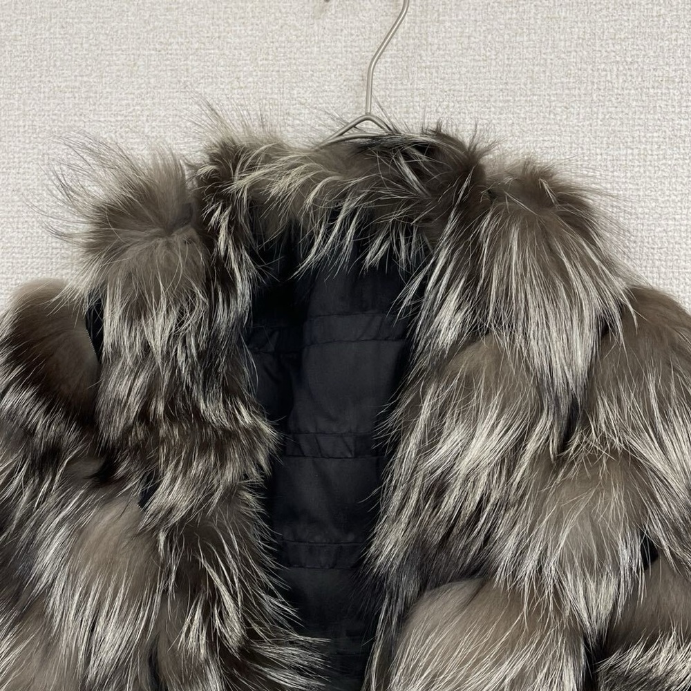 Giorgio Armani Fox fur shawl stole - Picture 6 of 7